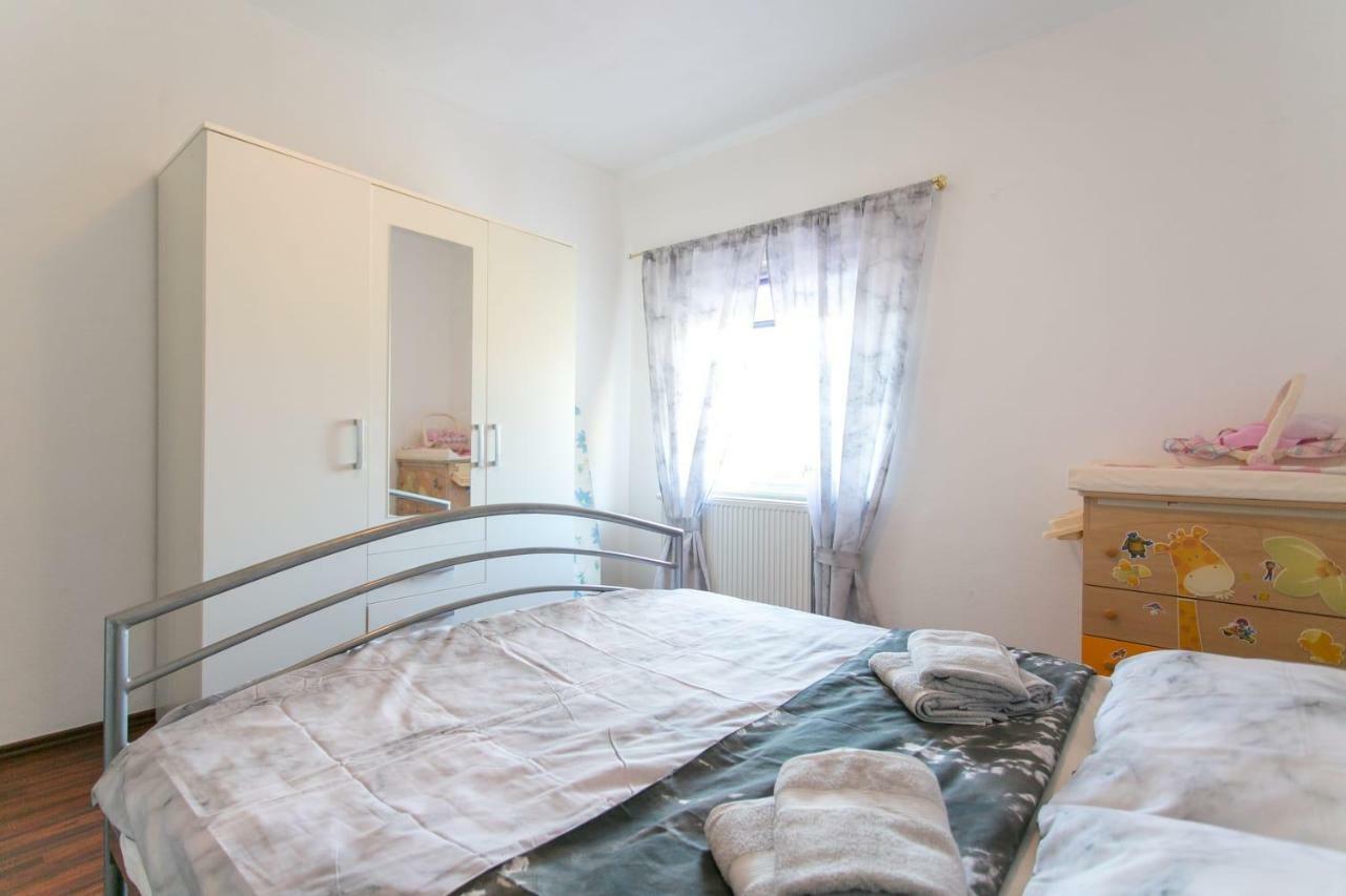 Apartman Antea Apartman Kaštel Stari Kültér fotó