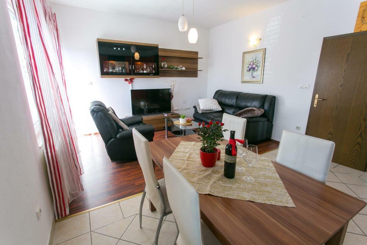 Apartman Antea Apartman Kaštel Stari Kültér fotó