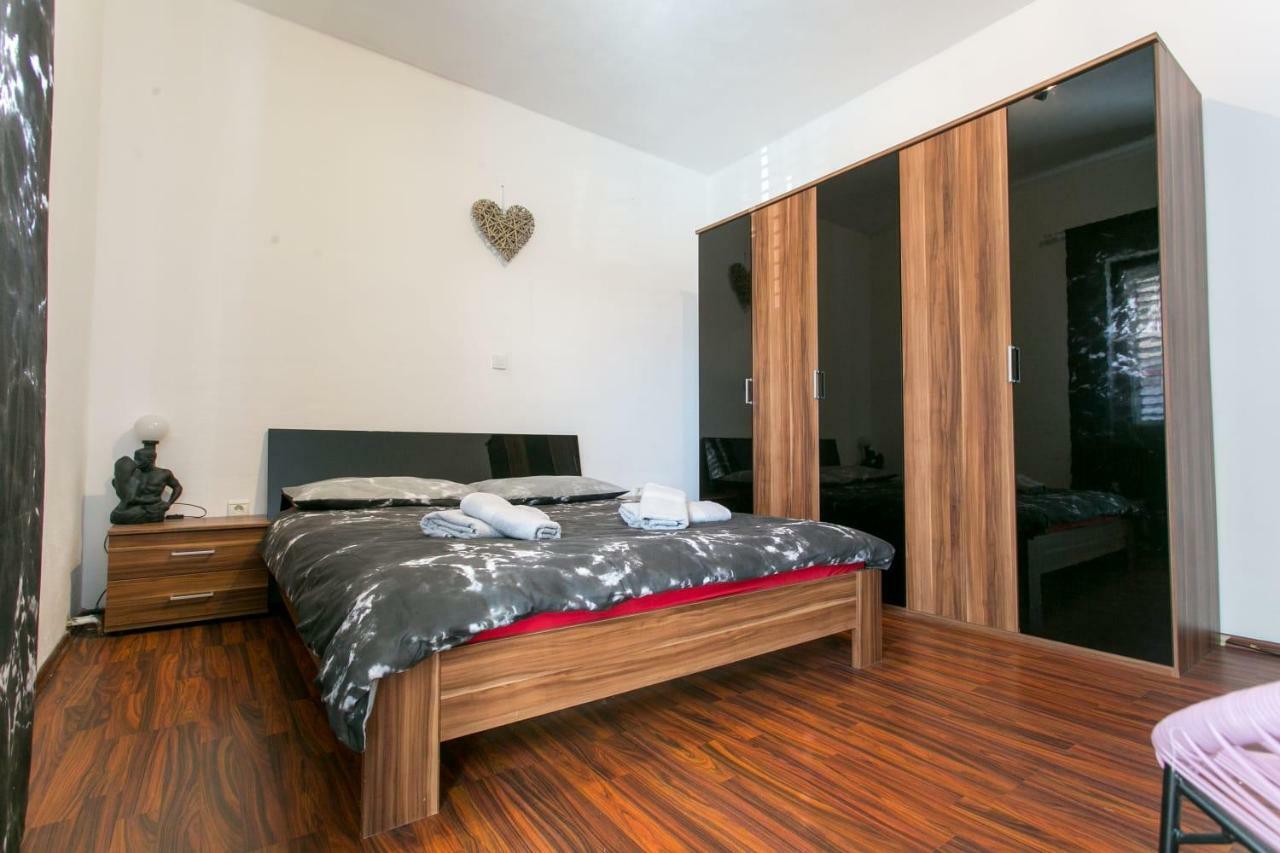 Apartman Antea Apartman Kaštel Stari Kültér fotó