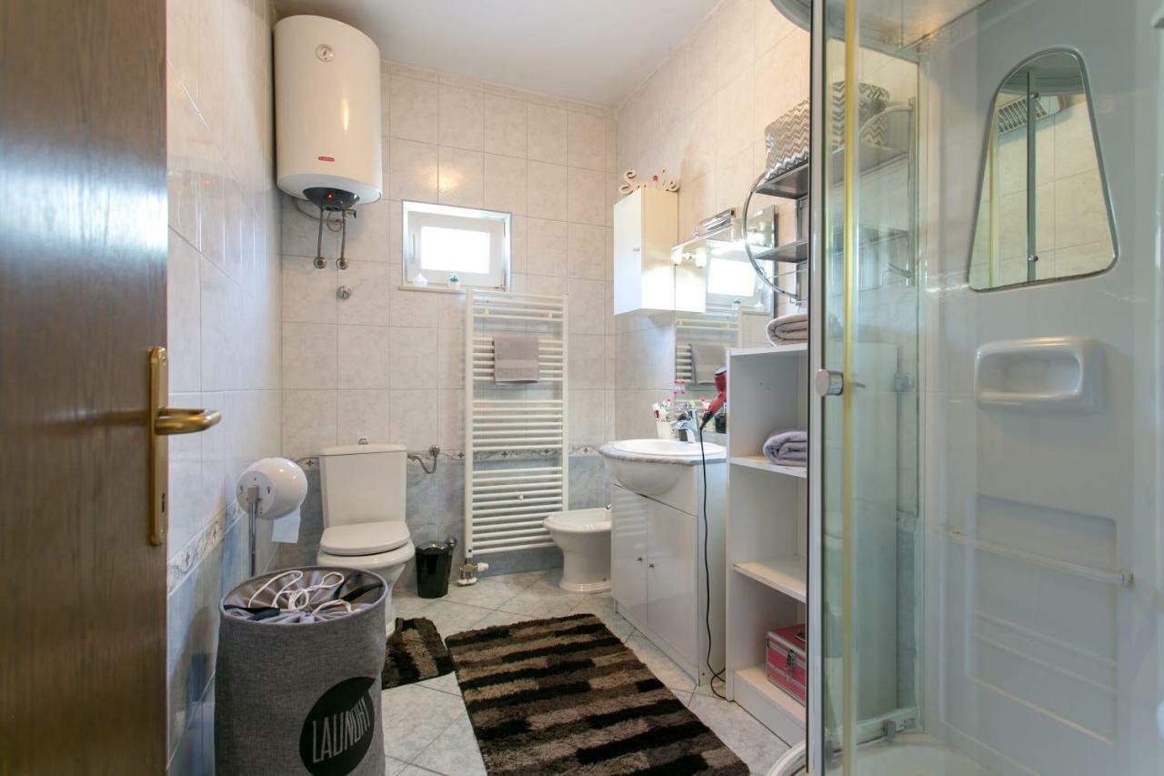 Apartman Antea Apartman Kaštel Stari Kültér fotó